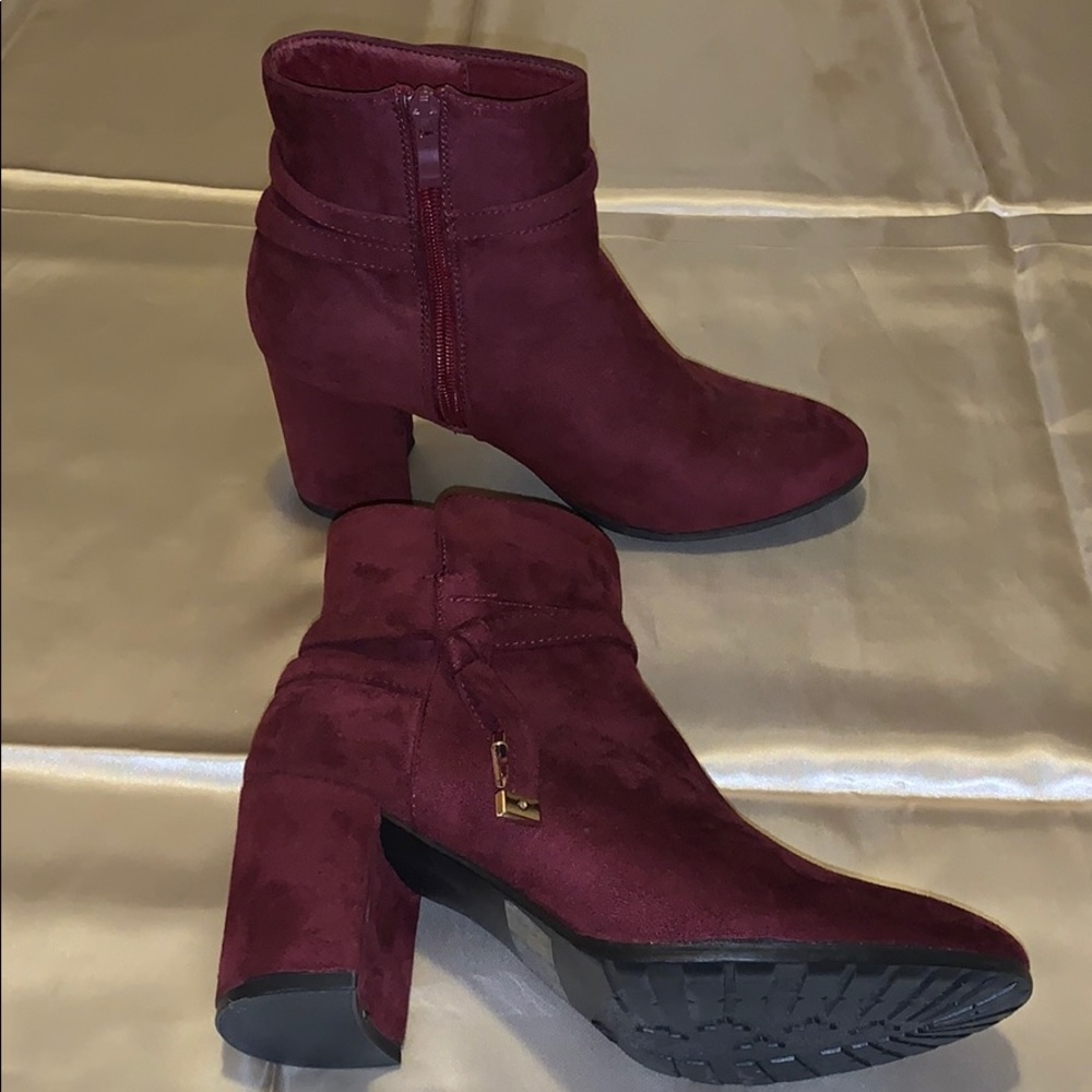 Ankle boot w/ a heel